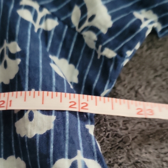 Sevya Handmade Women's Blouse - Picture 10 of 11